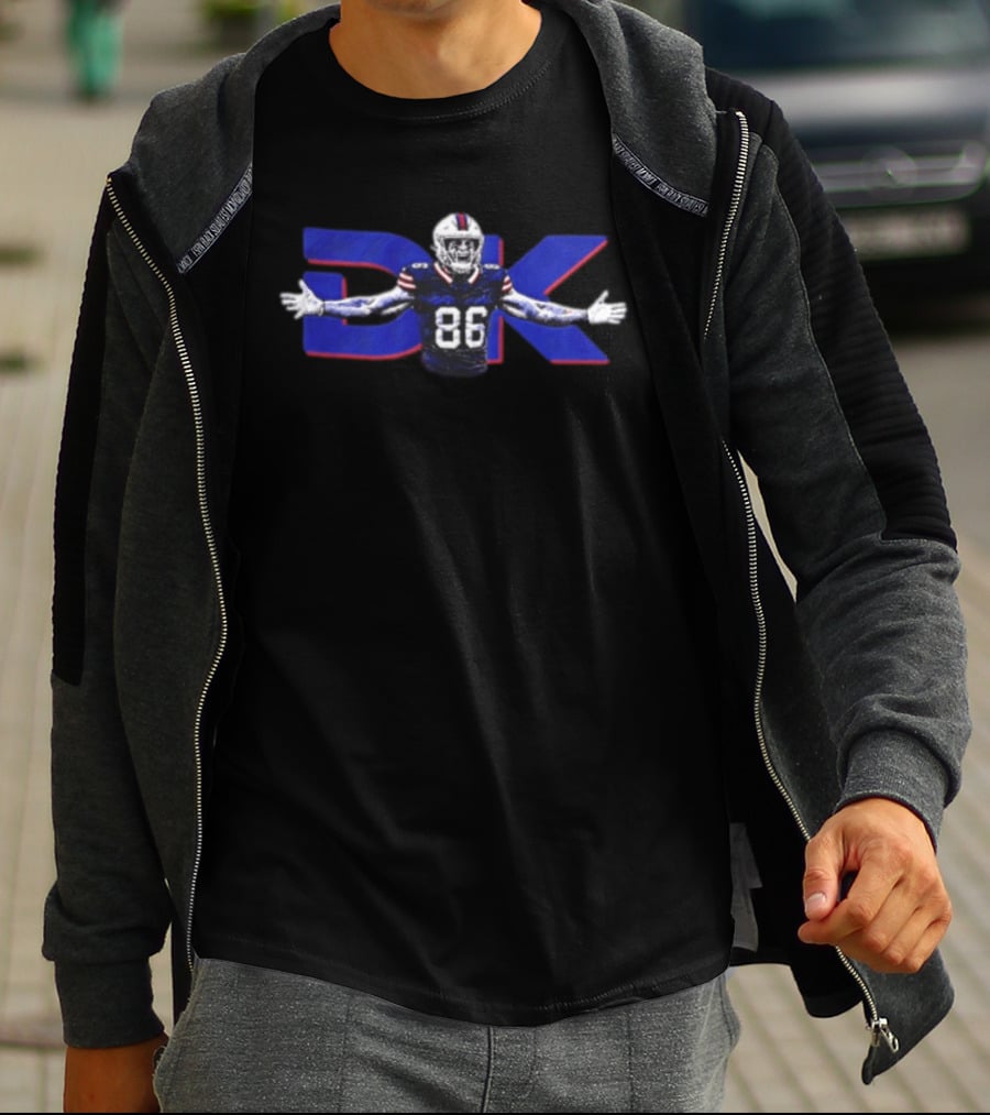 DK Buffalo Bills 86 Football Player With Helmet Arms Outstretched T-Shirt