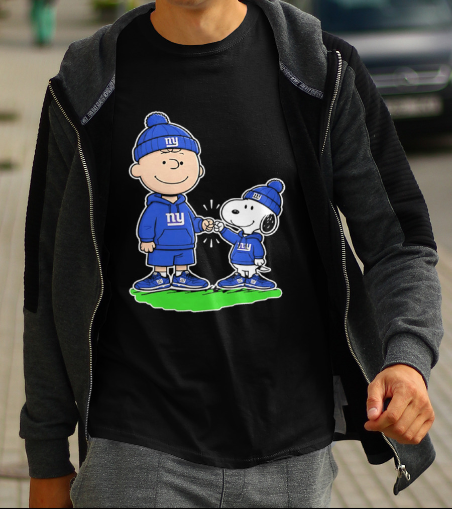 Snoopy And Charlie Brown NY Giants NFL Collaboration T-Shirt
