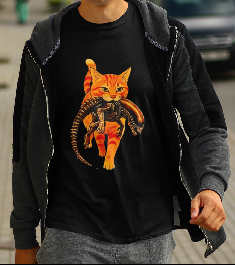 Orange Tabby Cat Holding Alien Xenomorph Iconic Fusion T-Shirt