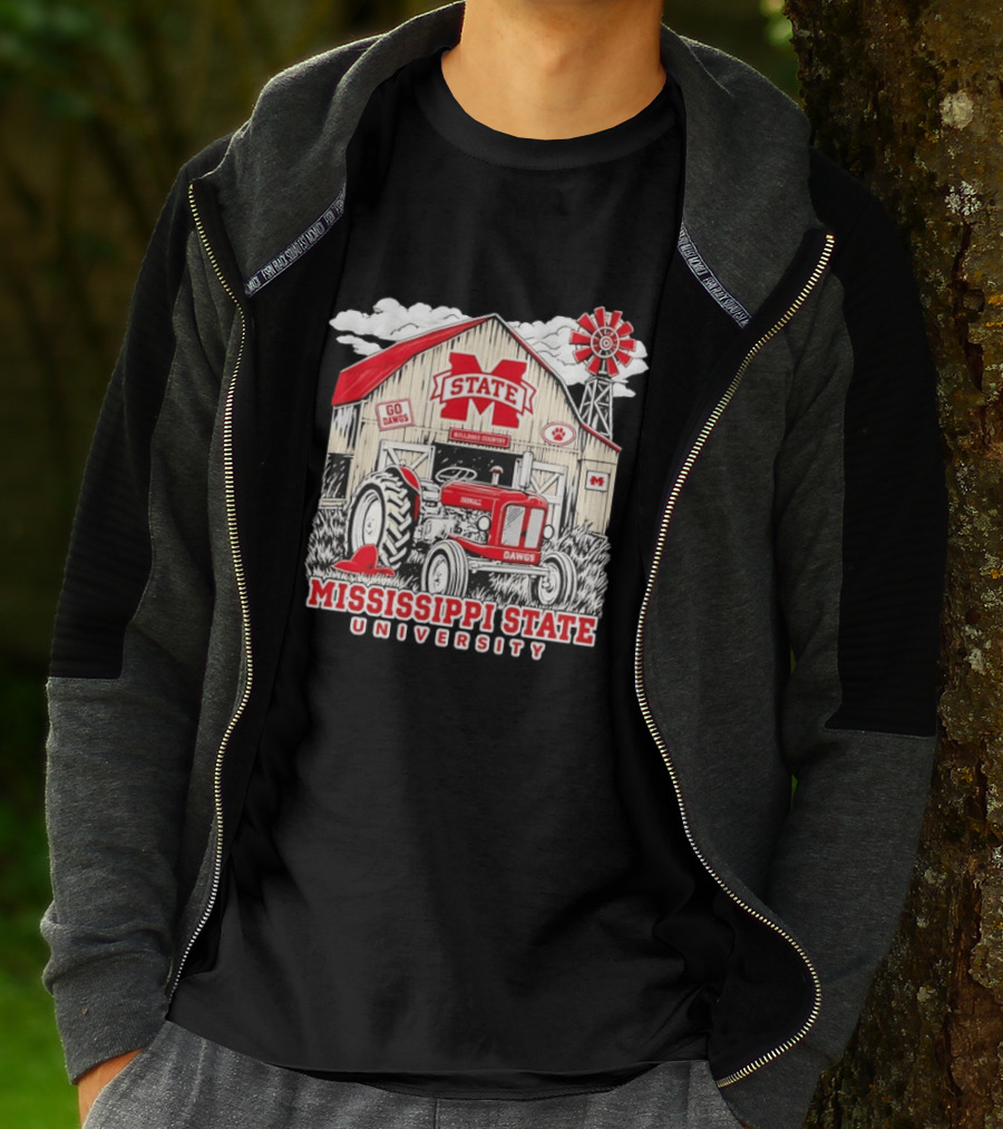 Mississippi State University Bulldogs Country Farmall Tractor Barn With Go Dawgs And Windmill T-Shirt