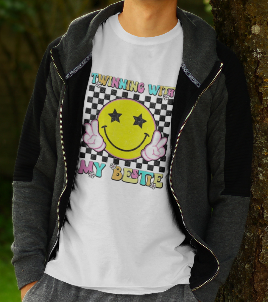 Twinning With My Bestie Yellow Smiley Face Checkered Star Eyes Peace Signs T-Shirt