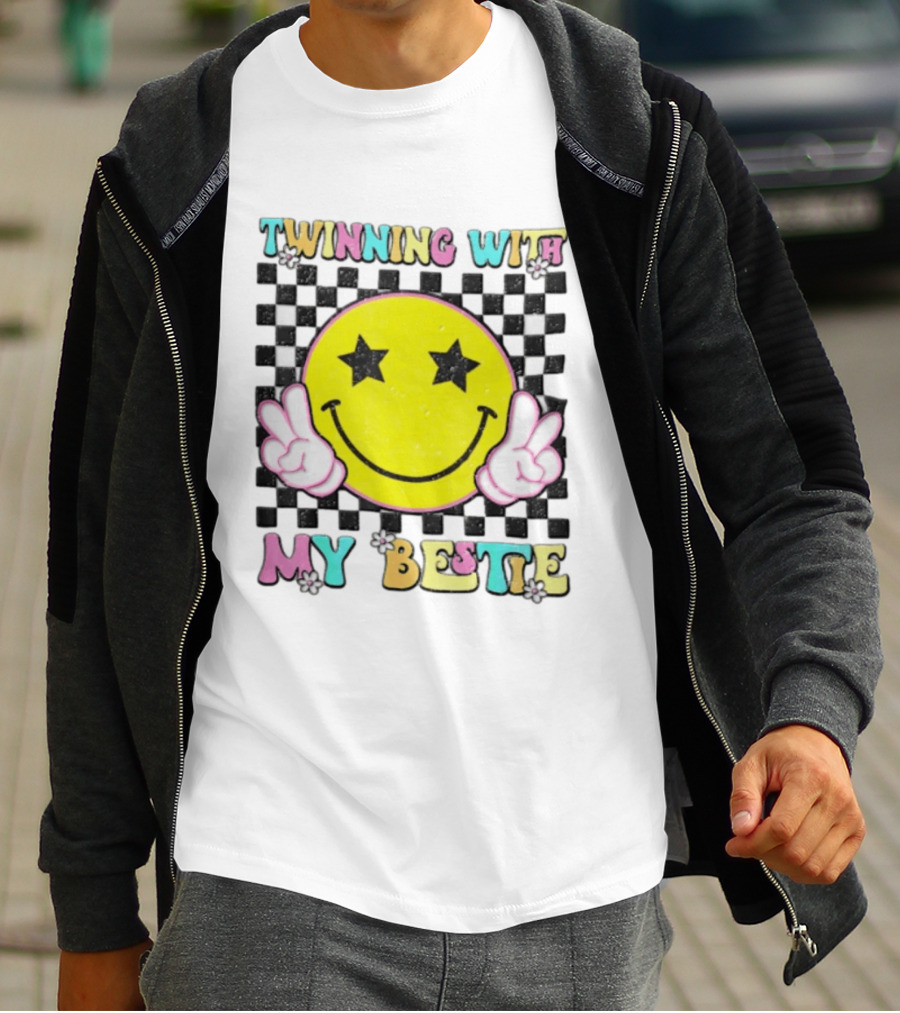 Twinning With My Bestie Yellow Smiley Face Checkered Star Eyes Peace Signs T-Shirt