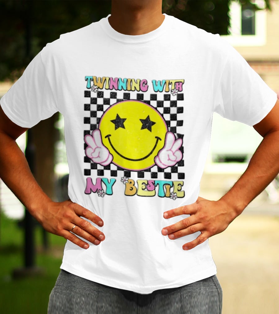 Twinning With My Bestie Yellow Smiley Face Checkered Star Eyes Peace Signs T-Shirt