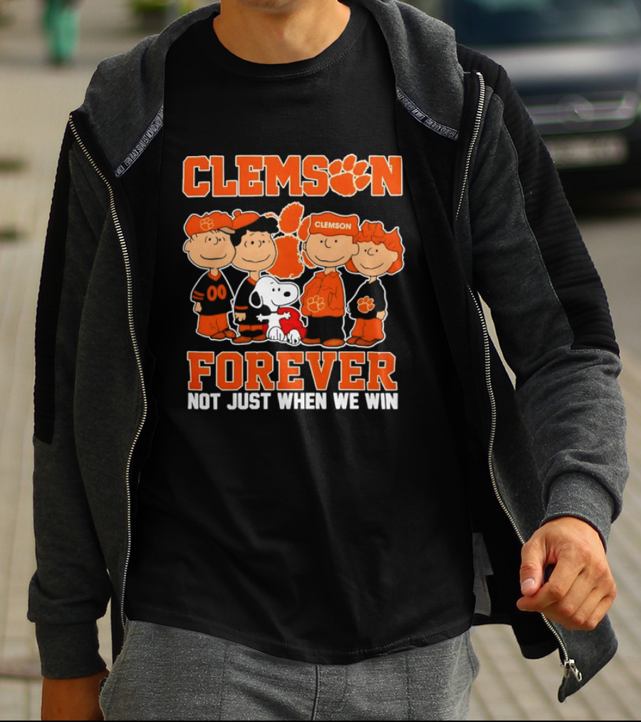 Clemson Forever Not Just When We Win Peanuts Characters Paw T-Shirt