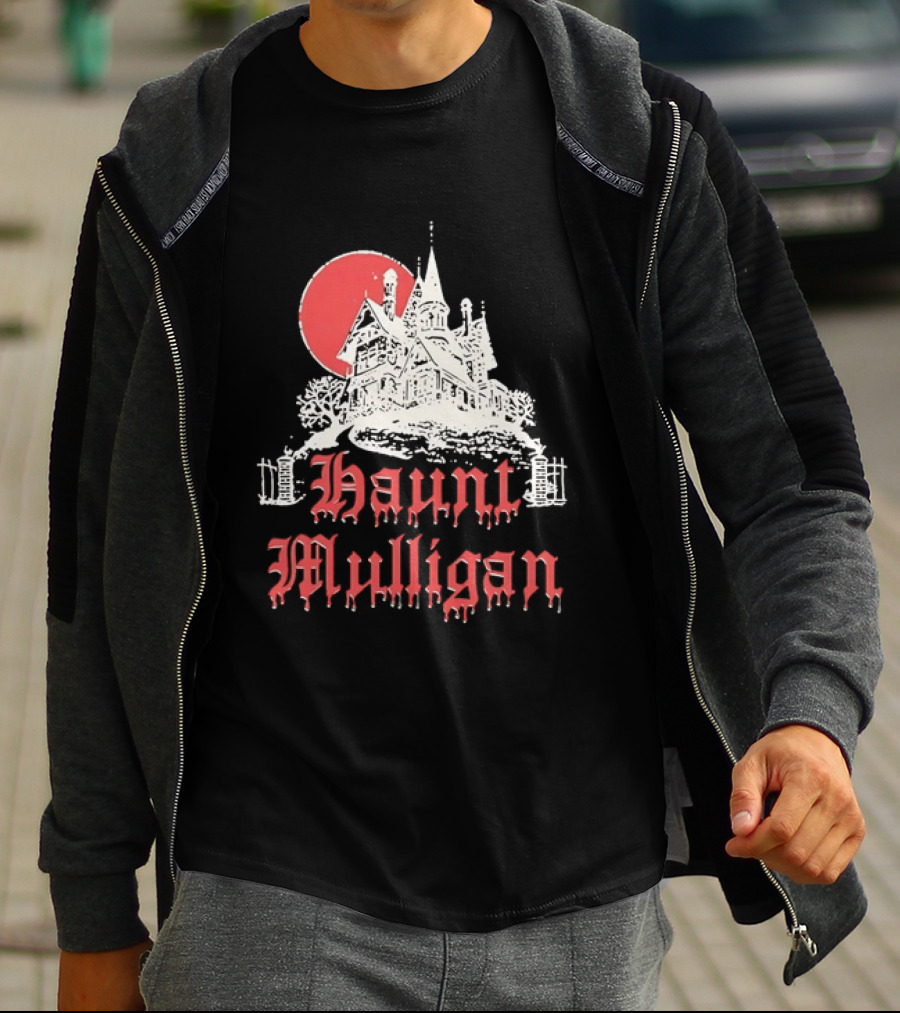 Haunt Mulligan Gothic Haunted House Horror Red Moon T-Shirt