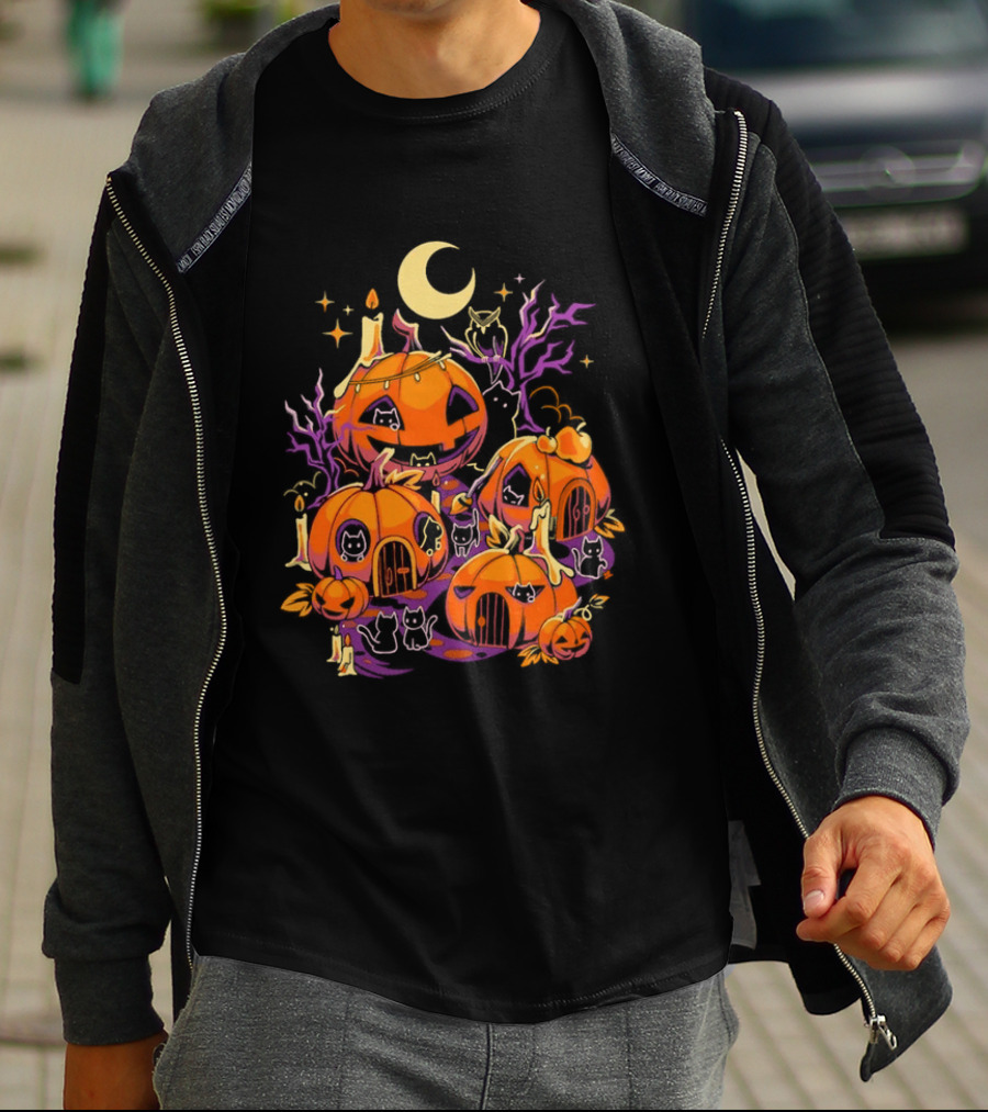 Pumpkin Halloween House Black Cat Crescent Moon Village T-Shirt