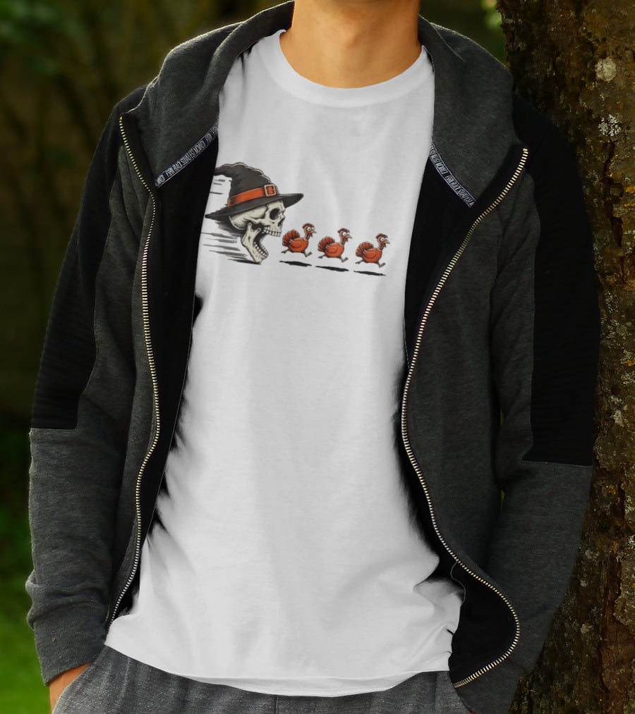 Witch Skull Chasing Turkeys Thanksgiving Humor T-Shirt