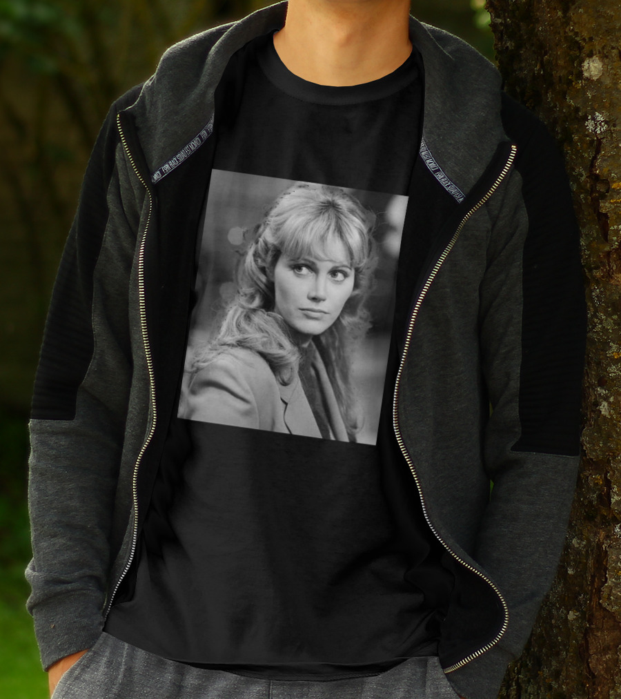 Rip Mary Louise Weller 1946 2026 Vintage Black And White T-Shirt