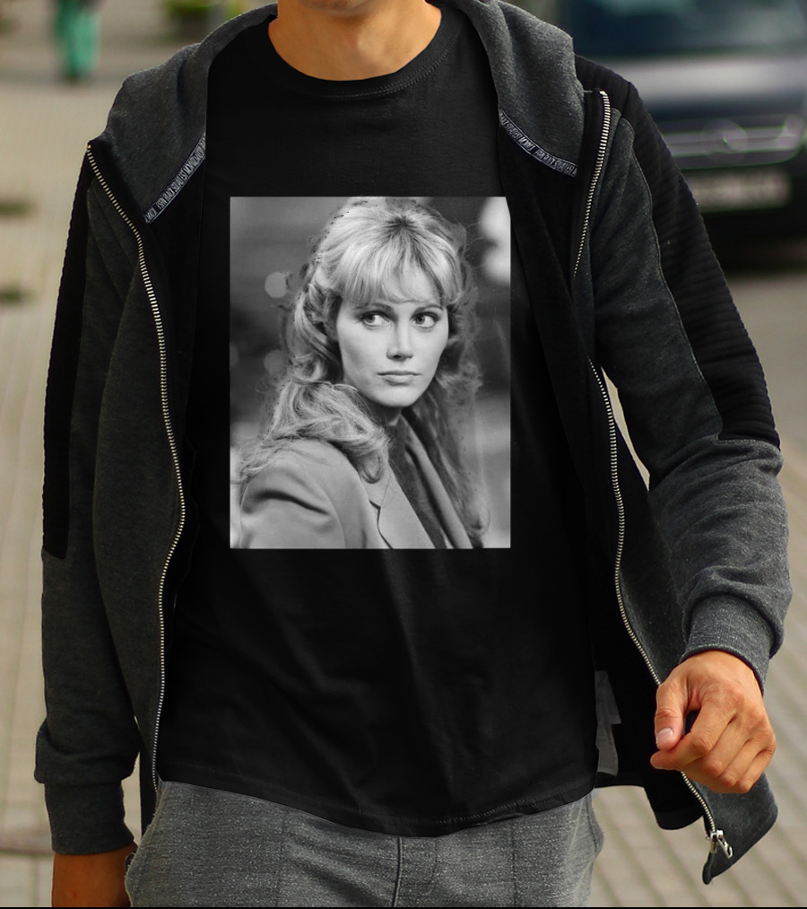 Rip Mary Louise Weller 1946 2026 Vintage Black And White T-Shirt