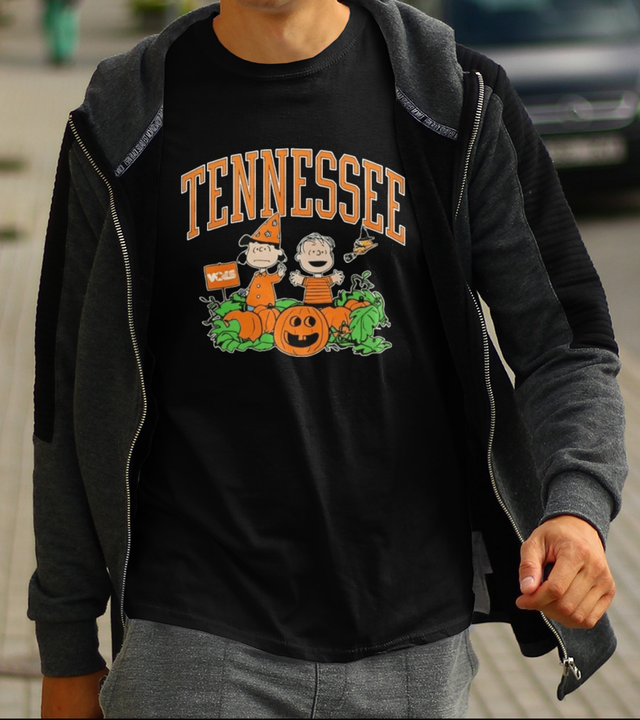 Tennessee Volunteers Peanuts Halloween Lucy Linus Pumpkins T-Shirt