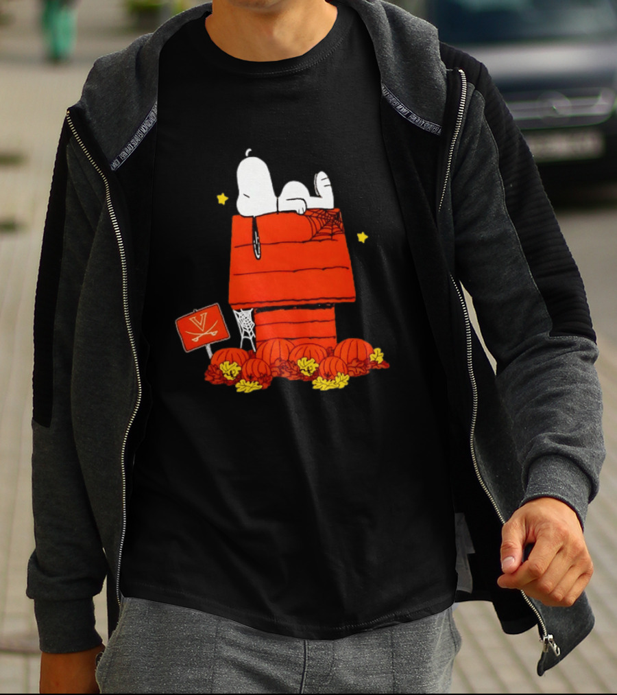 Snoopy Halloween Doghouse Virginia Cavaliers College Football Peanuts Pumpkins T-Shirt