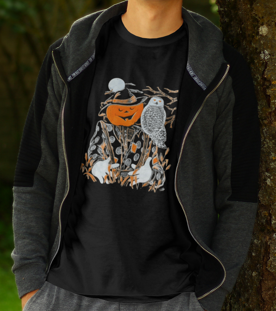 Pumpkin Head Scarecrow Snowy Owl Halloween Scene T-Shirt