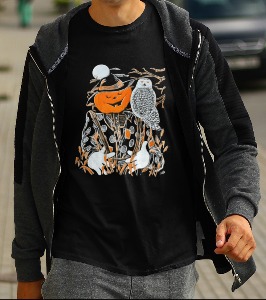 Pumpkin Head Scarecrow Snowy Owl Halloween Scene T-Shirt