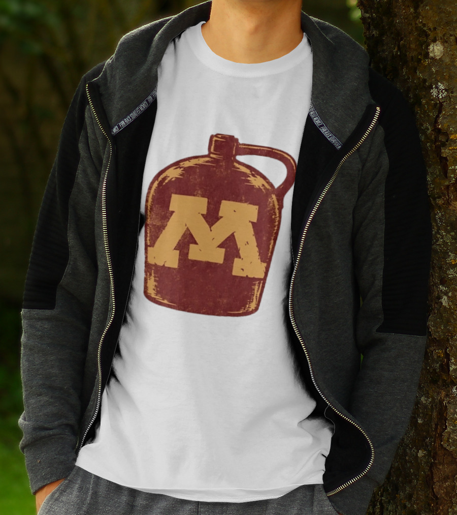 Minnesota Golden Gophers Distressed M Jug T-Shirt