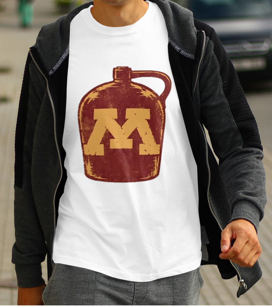 Minnesota Golden Gophers Distressed M Jug T-Shirt