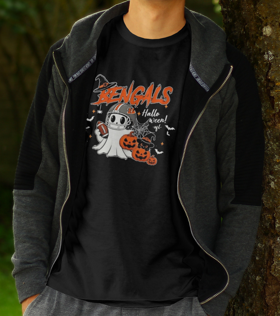 Bengals Halloween Ghost Football Pumpkin Helmets Spooky Scene T-Shirt