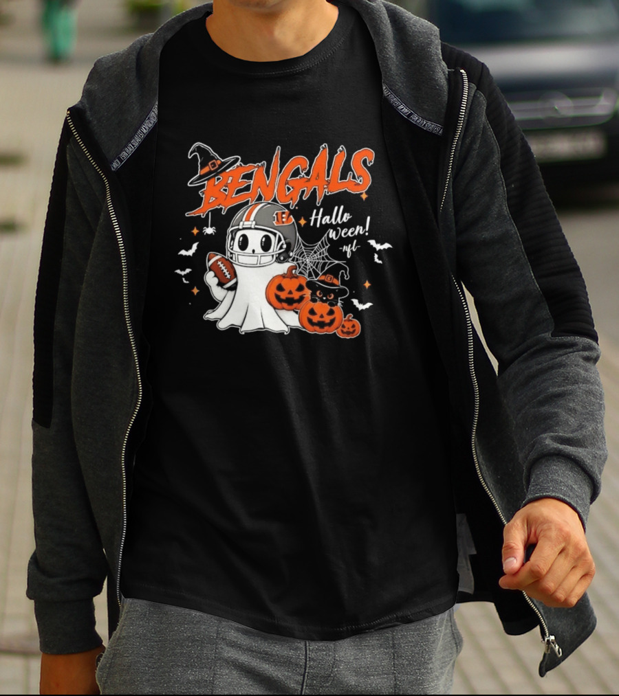 Bengals Halloween Ghost Football Pumpkin Helmets Spooky Scene T-Shirt