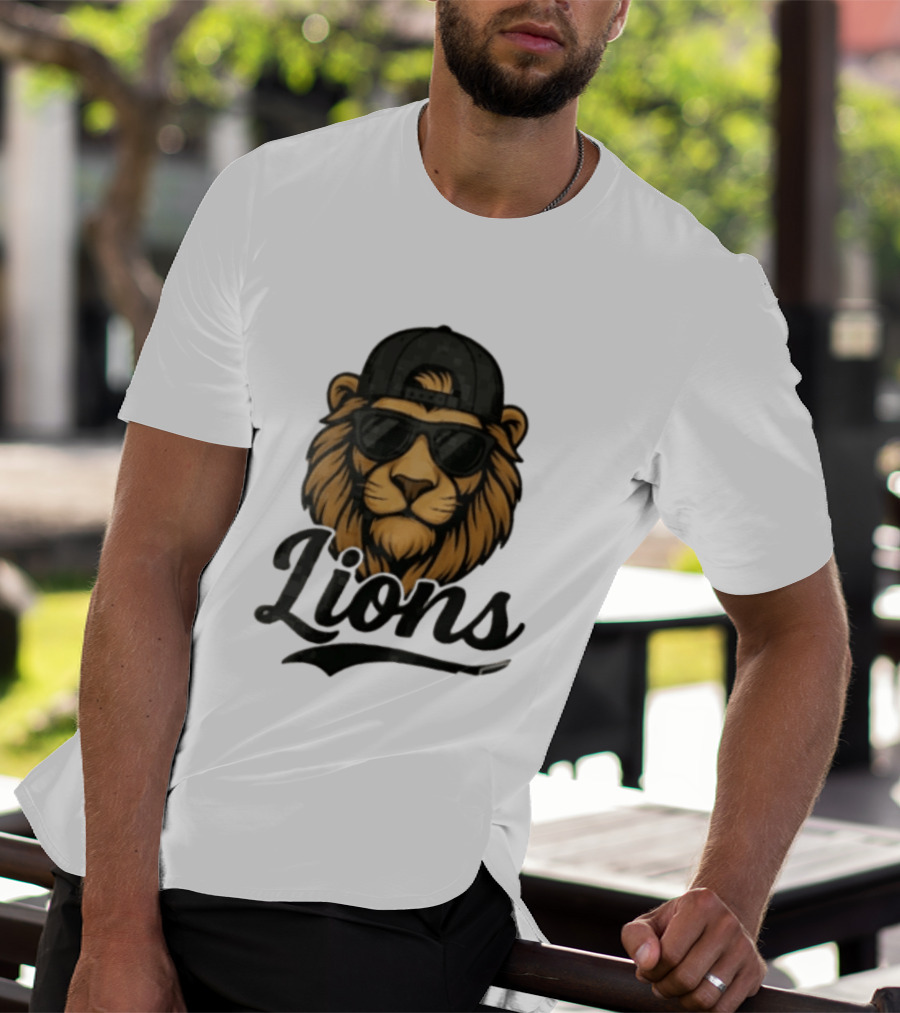Detroit Lions Cool Lion Wearing Shades And Cap T-Shirt