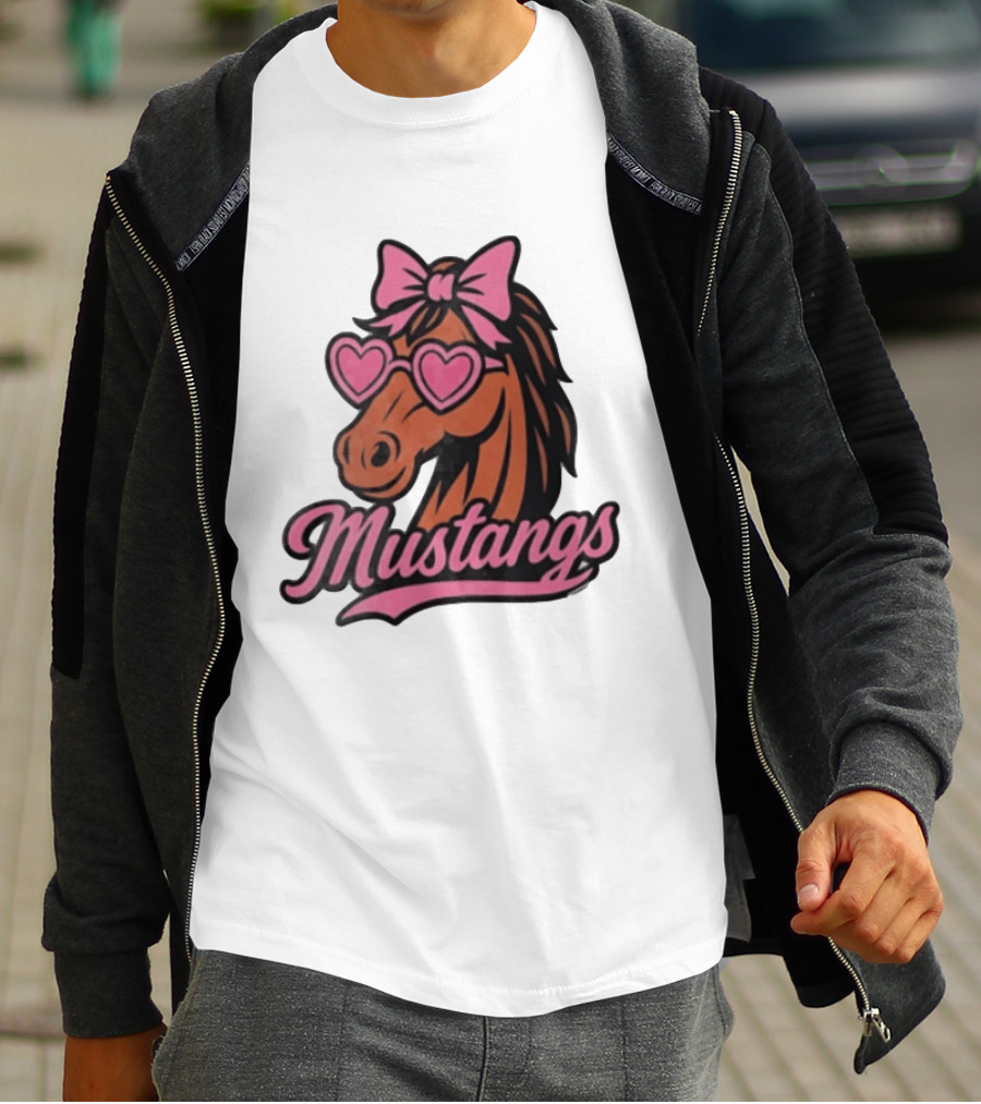 Mustangs Horse Pink Bow Heart Sunglasses T-Shirt