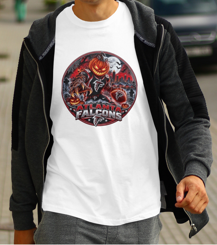 Atlanta Falcons Halloween Jack O' Lantern Football Player With City Skyline And Bats T-Shirt