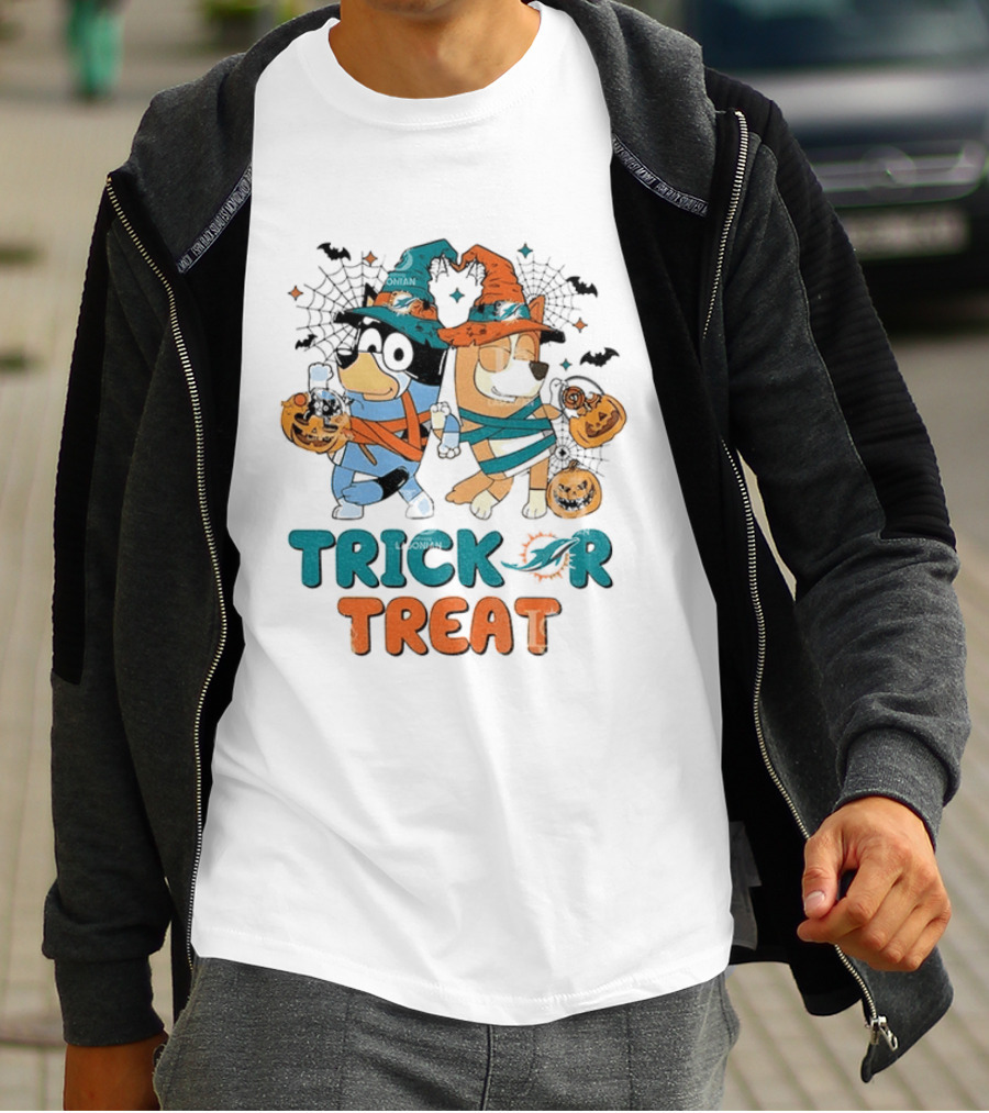 Miami Dolphins Bluey Trick Or Treat Halloween Pumpkin Spooky Costumes T-Shirt