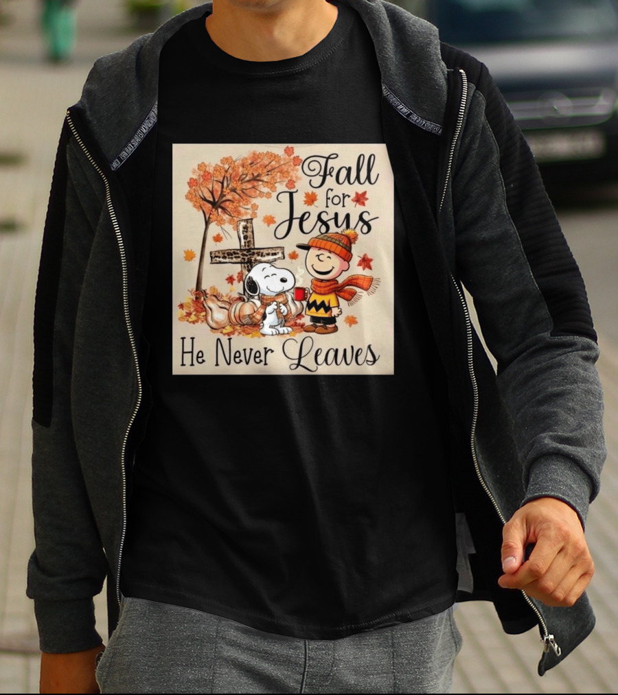 Charlie Brown Snoopy Fall For Jesus He Never Leaves Autumn Scene T-Shirt