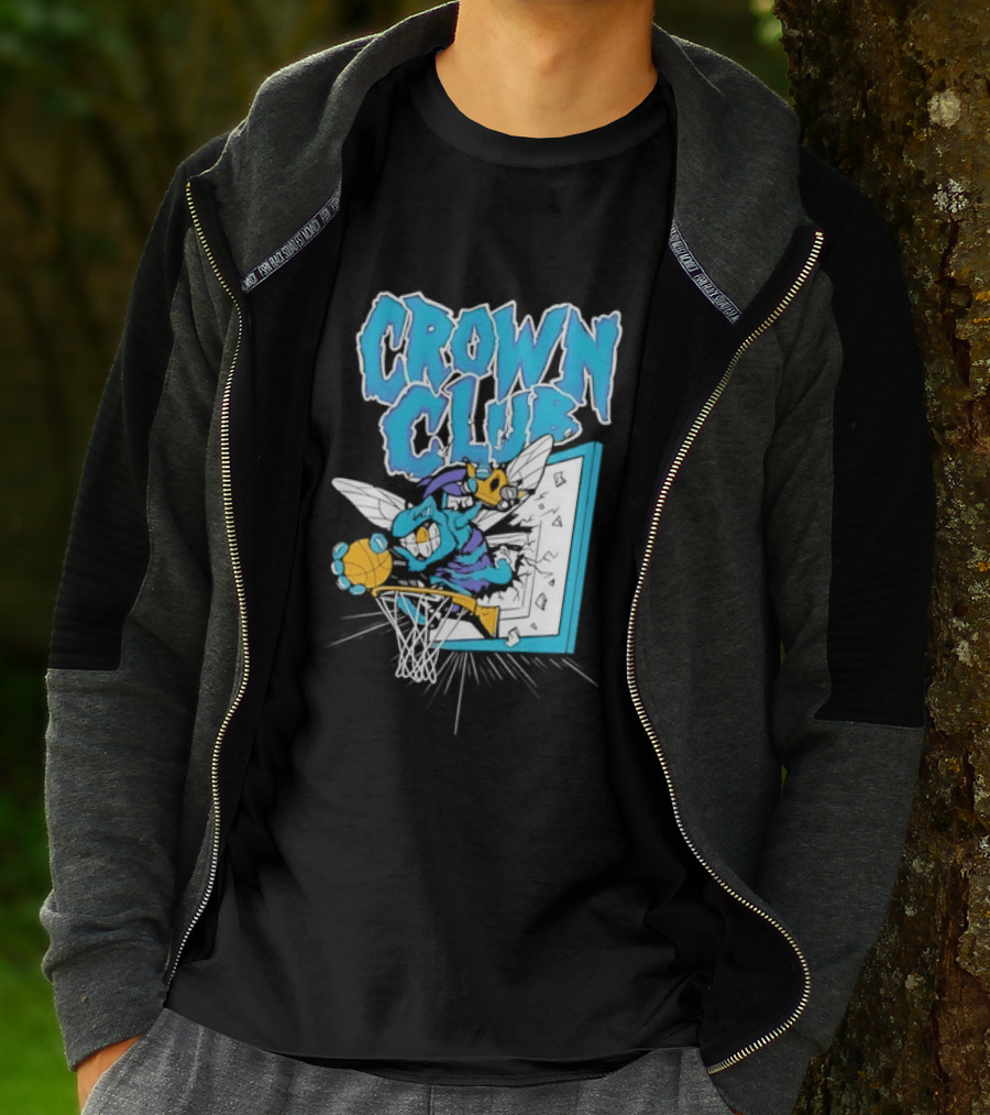 Crown Club Charlotte Hornets Basketball Dunking T-Shirt