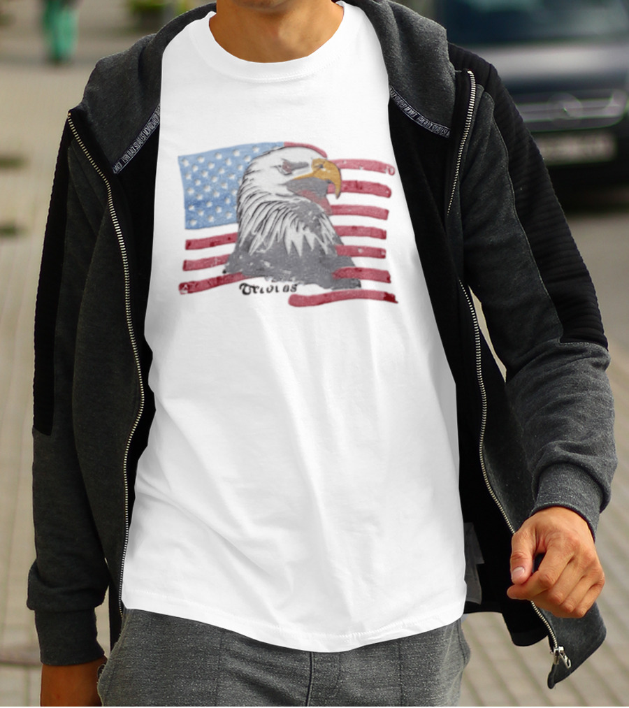 Vecovas Bald Eagle Head Over American Flag T-Shirt