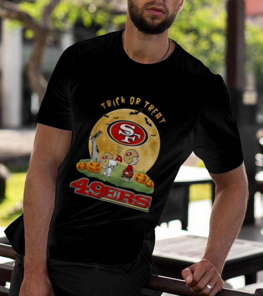San Francisco 49ers Charlie Brown Trick Or Treat Halloween Peanuts Pumpkin Football T-Shirt