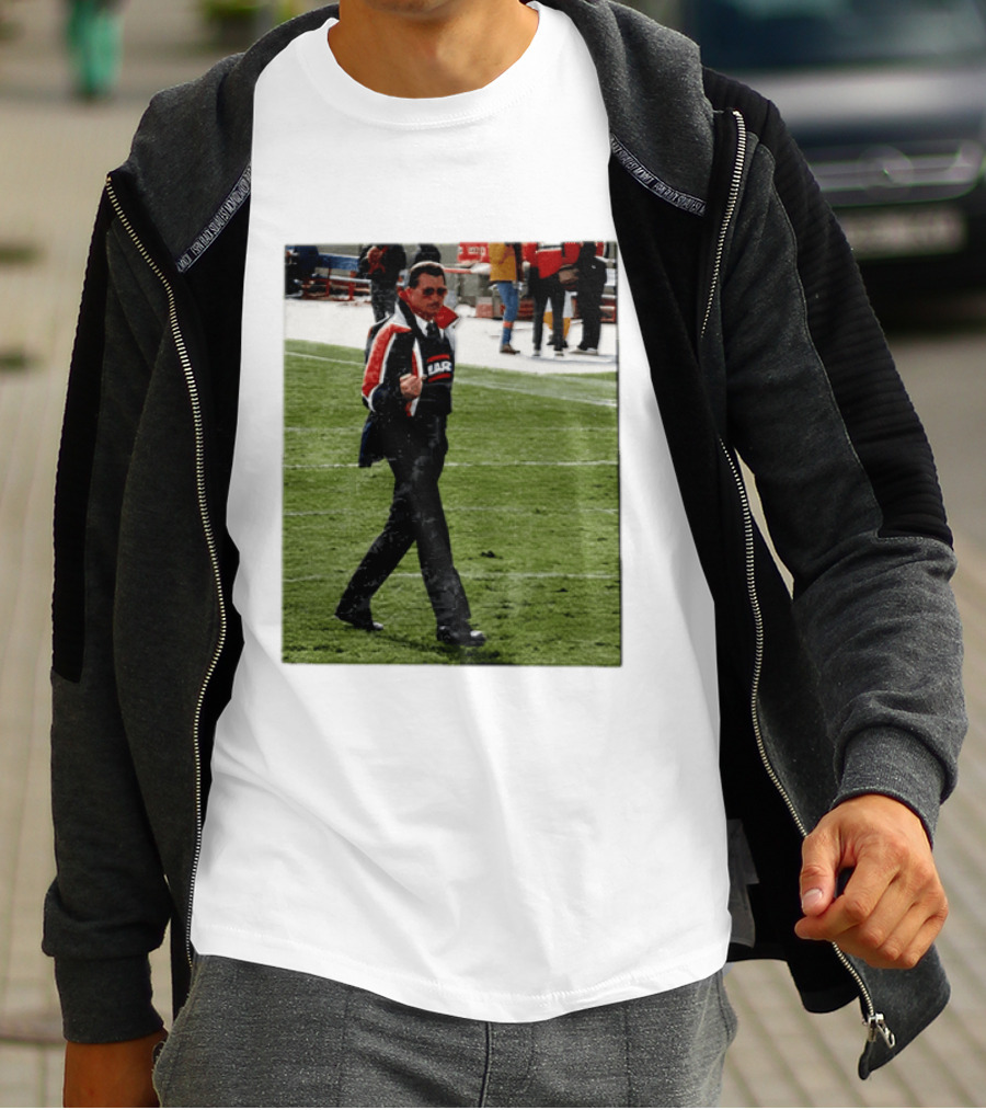 Mike Ditka Chicago Bears Coach Iconic Sideline Moment T-Shirt