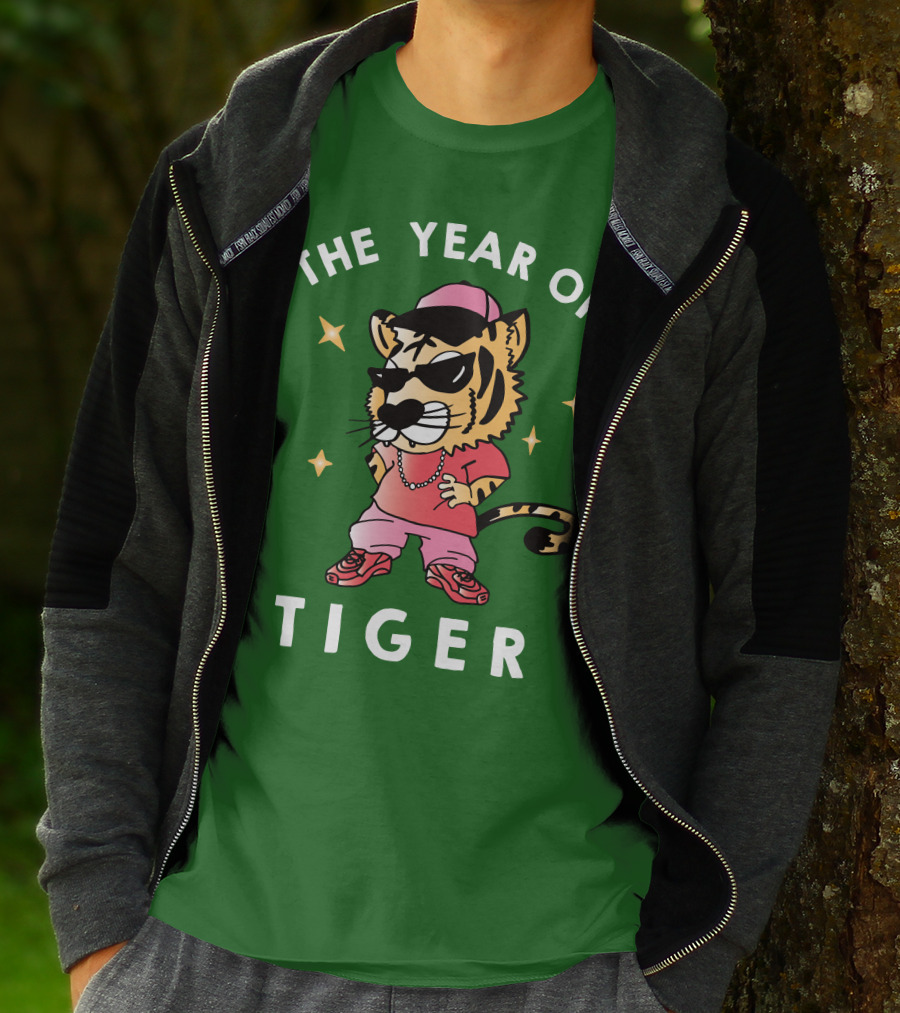 THE YEAR OF TIGER Hip Hop Style Cartoon Tiger Wearing Sunglasses And Chain T-Shirt