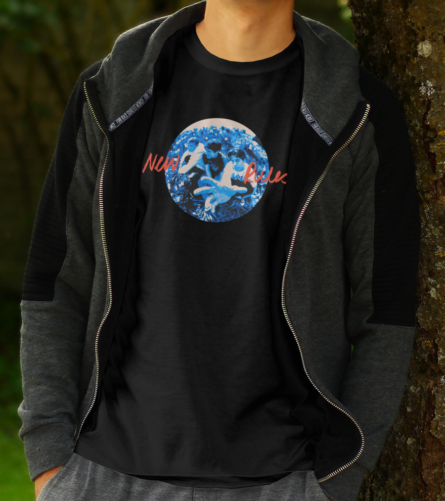 New Rules Band Blue-Tone Group Circle T-Shirt