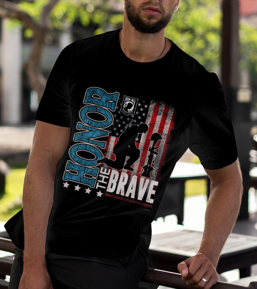 Honor The Brave POW-MIA American Flag Soldier Kneeling Memorial T-Shirt