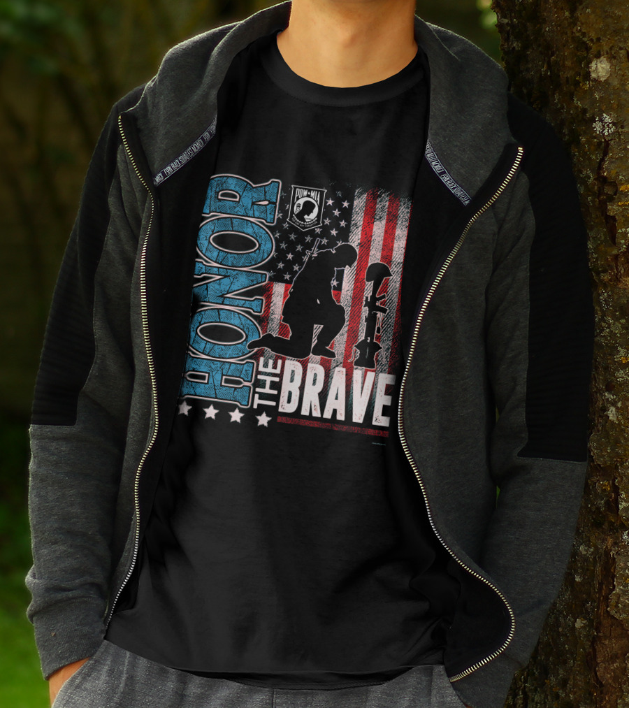 Honor The Brave POW-MIA American Flag Soldier Kneeling Memorial T-Shirt