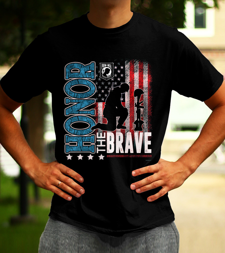 Honor The Brave POW-MIA American Flag Soldier Kneeling Memorial T-Shirt