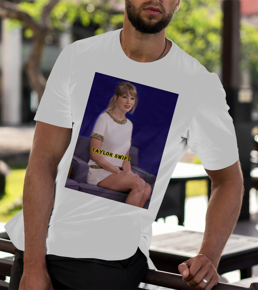 TAYLOR SWIFT Fans Theory About Actress In 10-Minute 'All Too Well' T-Shirt