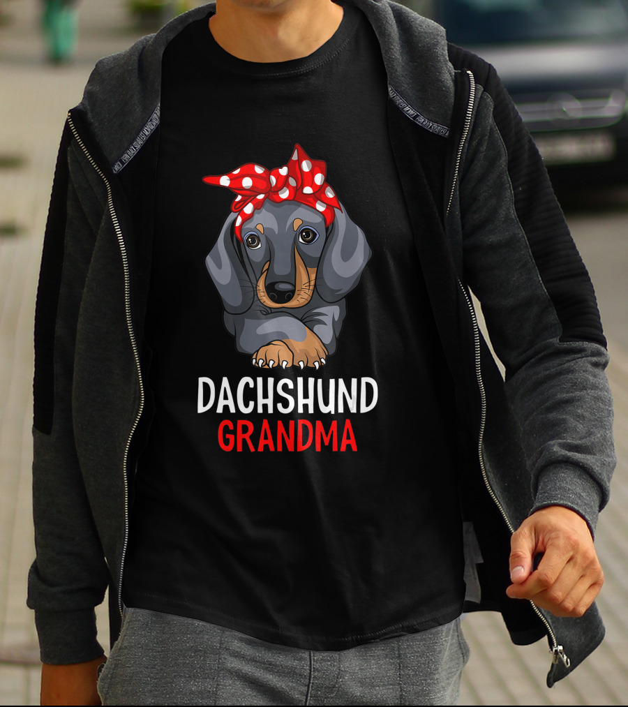 Dachshund Grandma Weenie Dog Lover With Funny Weiner Dog Scarf T-Shirt