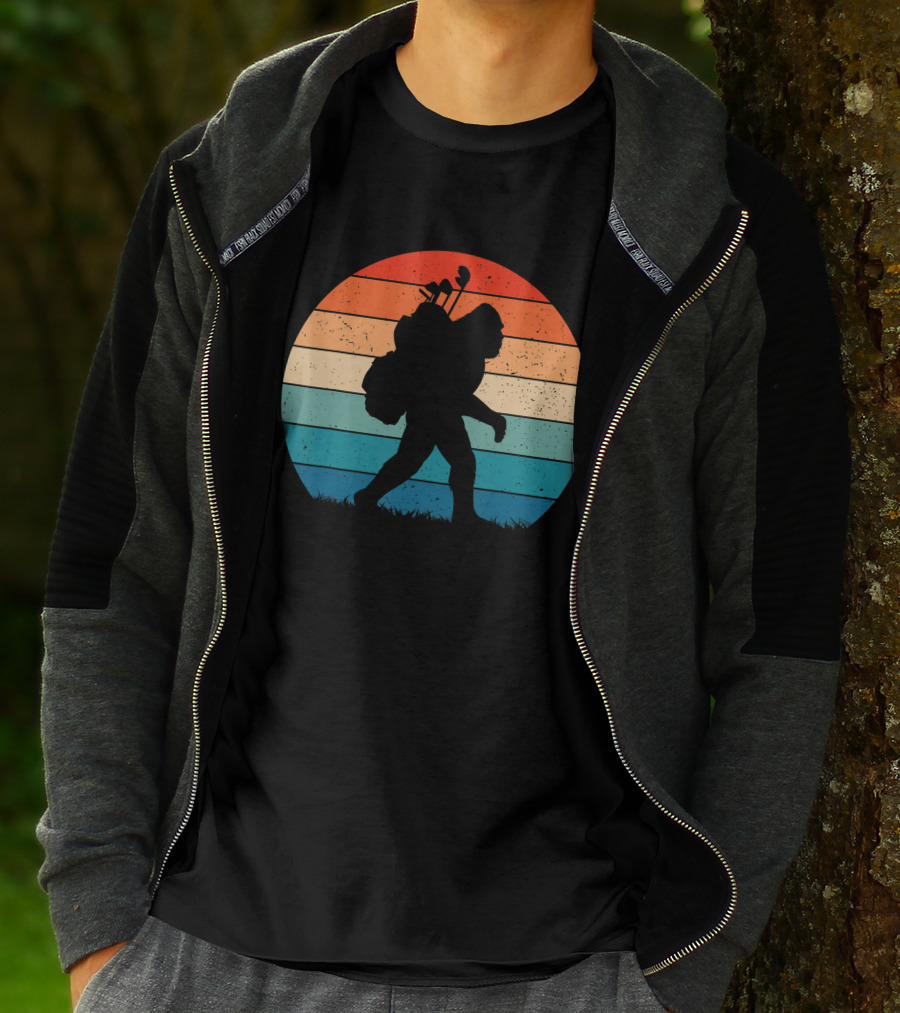Bigfoot Sasquatch Playing Golf Retro Vintage T-Shirt
