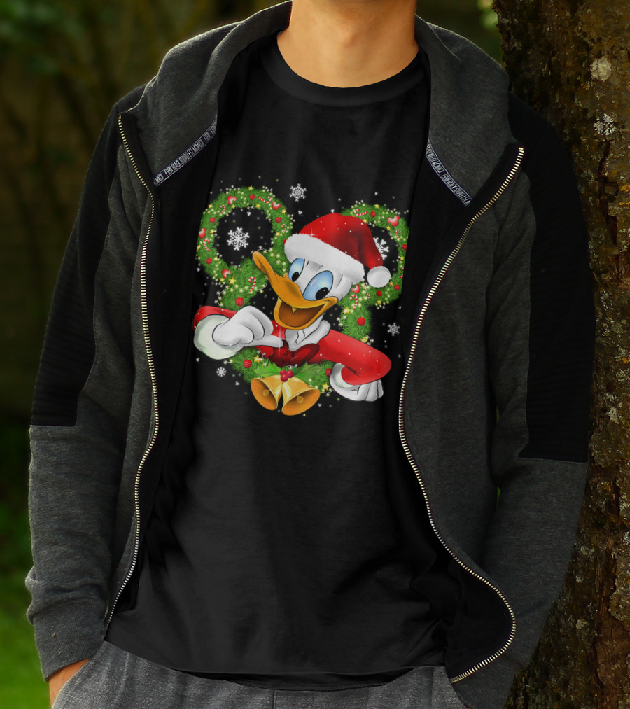 Santa Donald Duck Christmas Wreath Snowflakes T-Shirt
