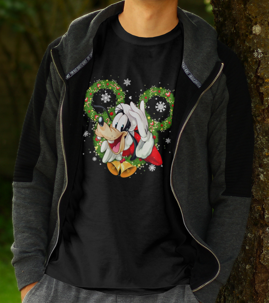 Goofy Christmas Holiday Cheer With Wreaths And Bells T-Shirt