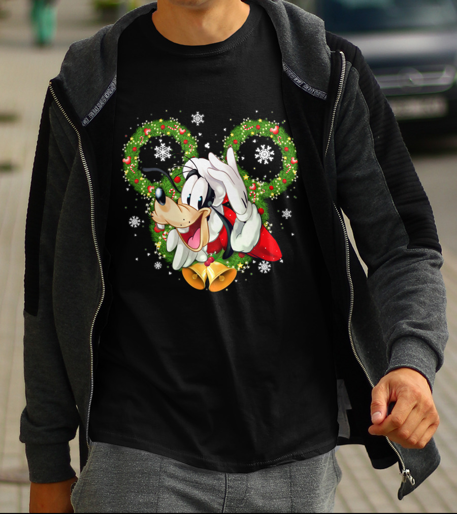 Goofy Christmas Holiday Cheer With Wreaths And Bells T-Shirt