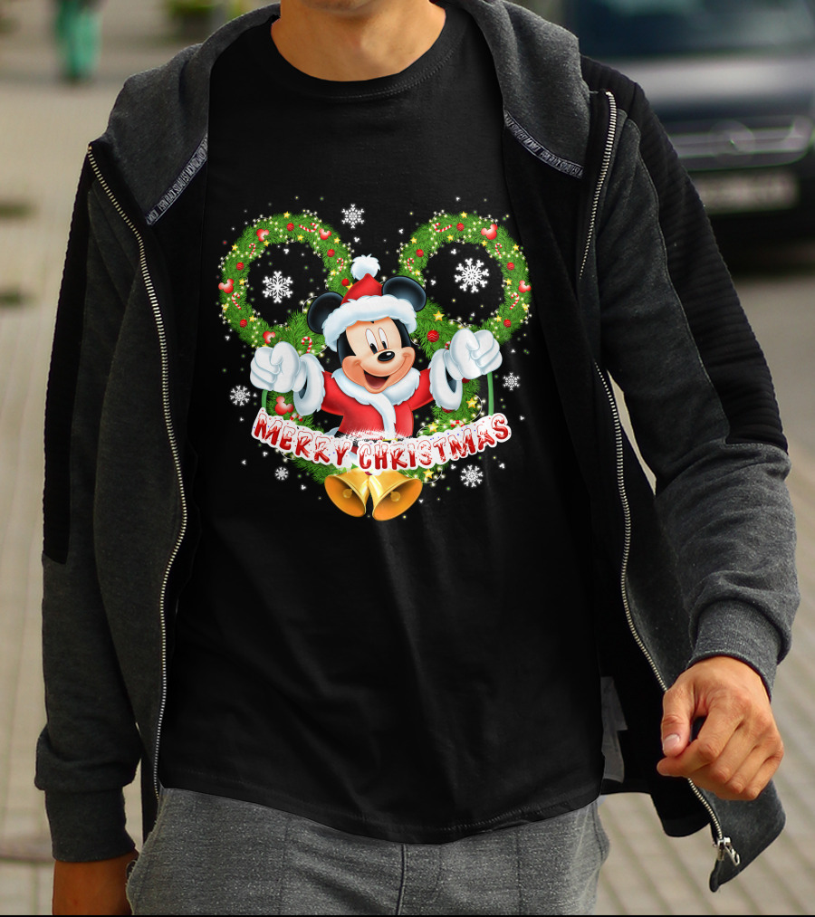 Mickey Mouse Merry Christmas Wreaths And Snowflakes T-Shirt