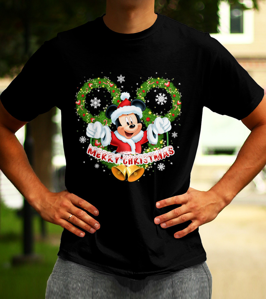 Mickey Mouse Merry Christmas Wreaths And Snowflakes T-Shirt