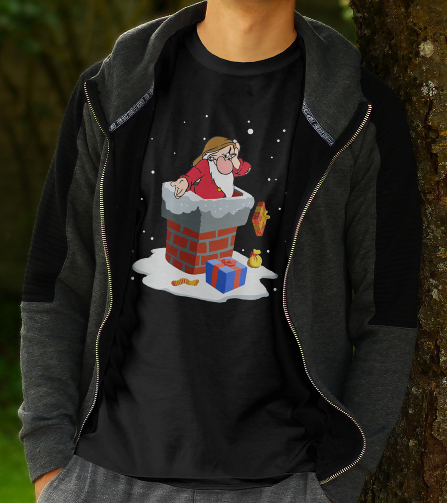 Grumpy Stuck In Chimney With Christmas Gifts And Snow T-Shirt