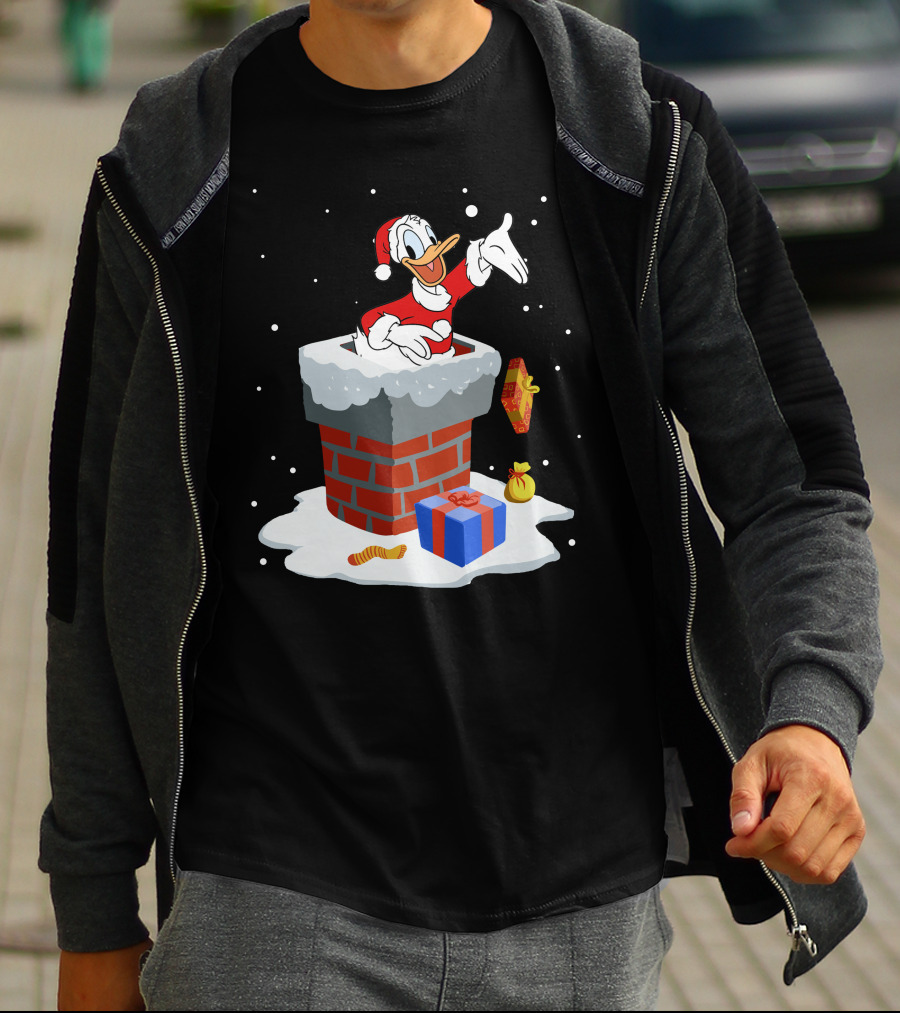 Donald Duck Santa Claus Coming Out Of Chimney With Christmas Gifts T-Shirt