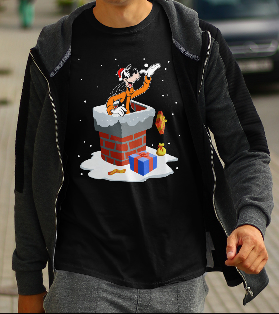 Goofy Santa Chimney Christmas Presents Snow T-Shirt