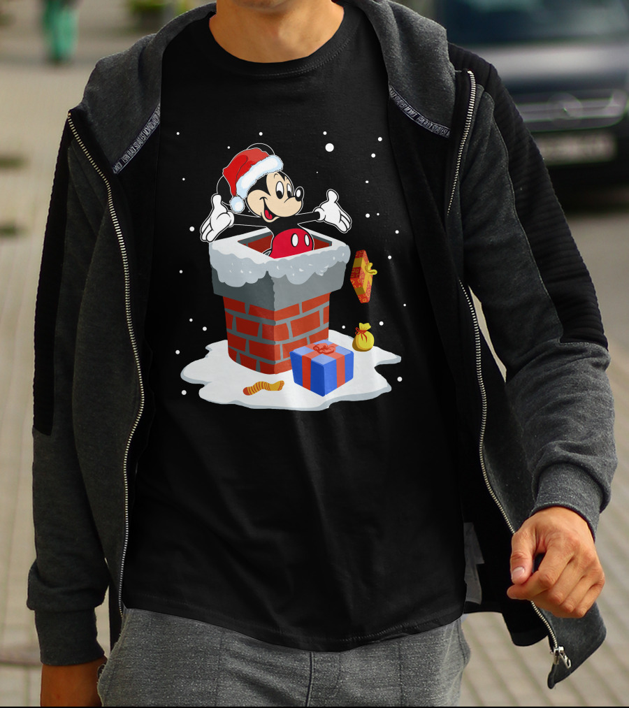 Mickey In Santa Hat Exiting Chimney With Gifts And Snow T-Shirt