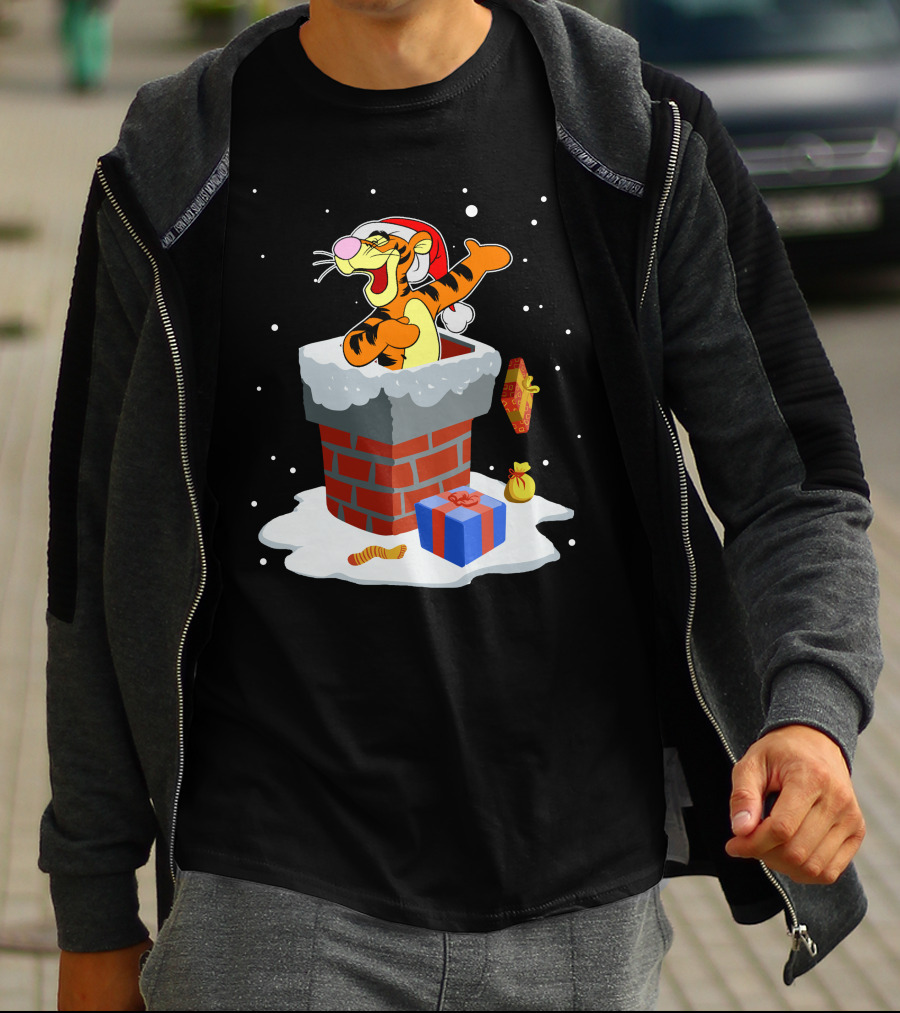 Tigger Santa Christmas Chimney Holiday Scene T-Shirt