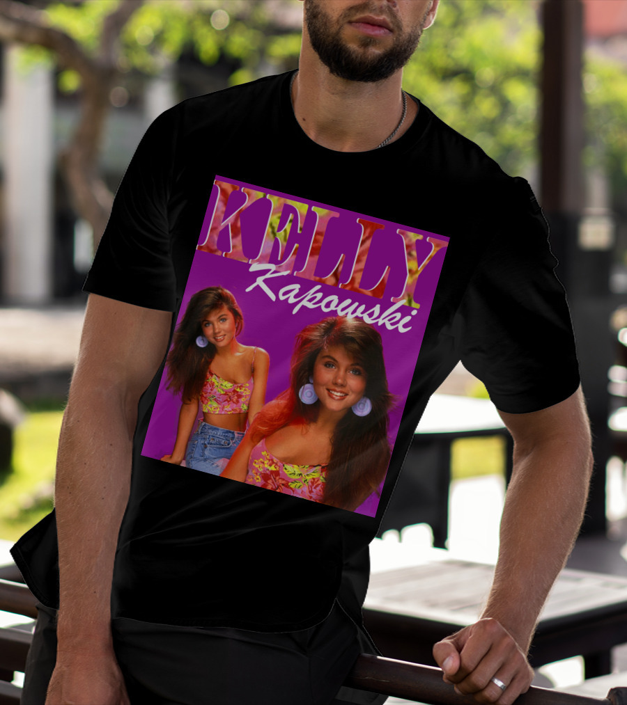 Kelly Kapowski Saved By The Bell 90s Iconic Style Retro Vibes T-Shirt