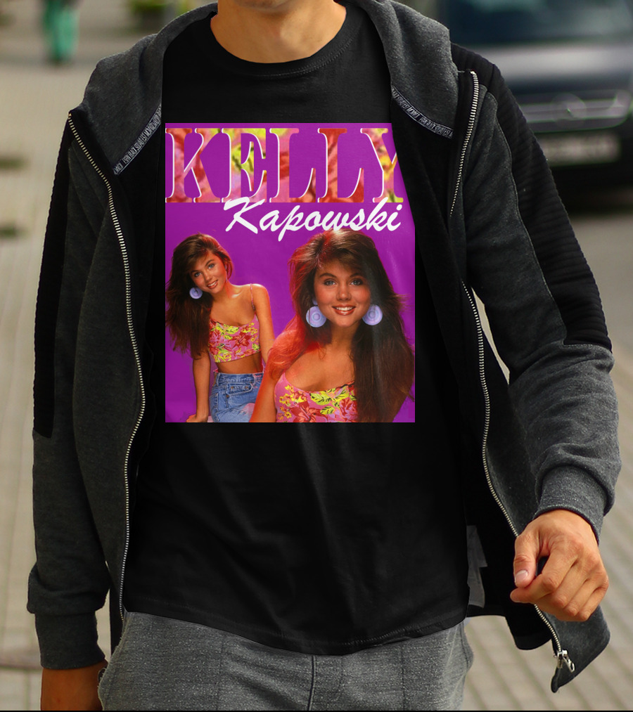 Kelly Kapowski Saved By The Bell 90s Iconic Style Retro Vibes T-Shirt